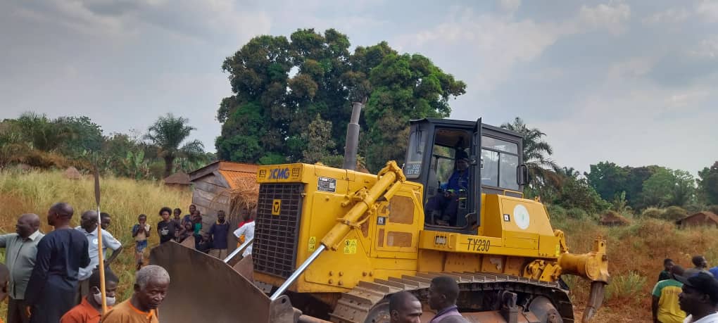 King Atoroba Announces Clearing of Roadways in the Royal Palace